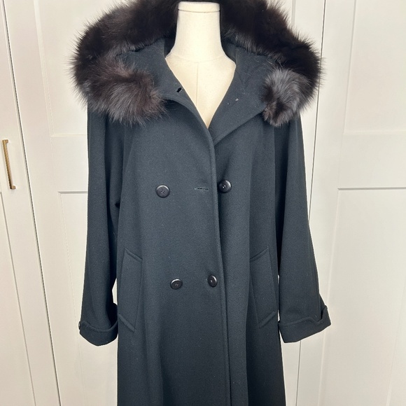 A line Cashmere Wool Coat - Picture 2 of 10